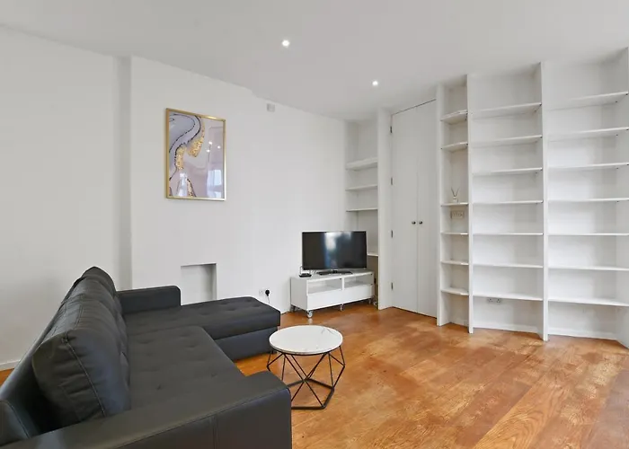 Cozy Flat Near Kensington Palace